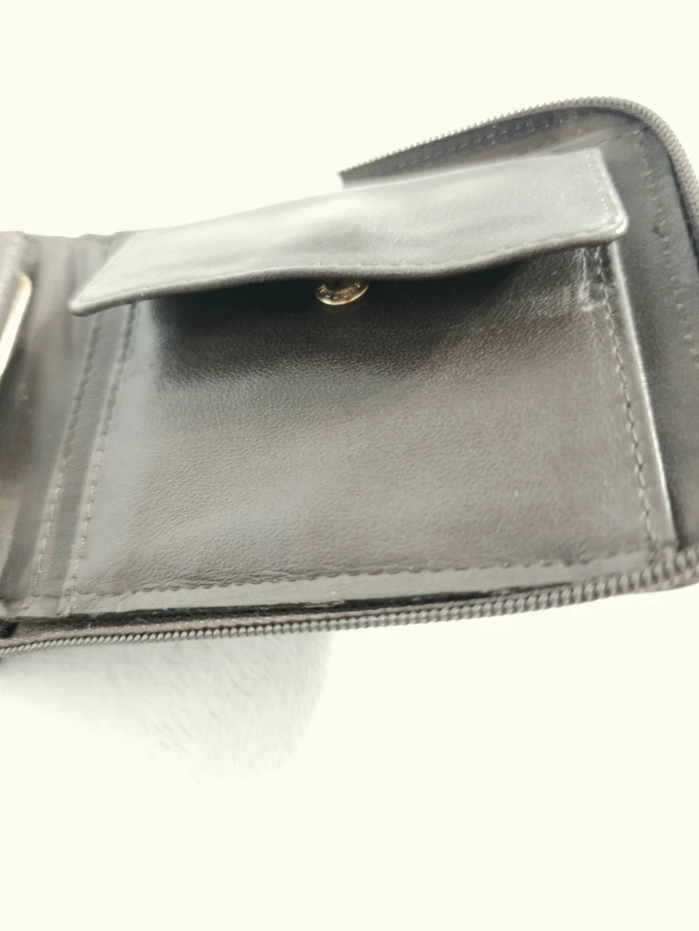 Classic Brown Men's Leather Zip Wallet